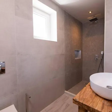 Apartament Di Pietra Liapades